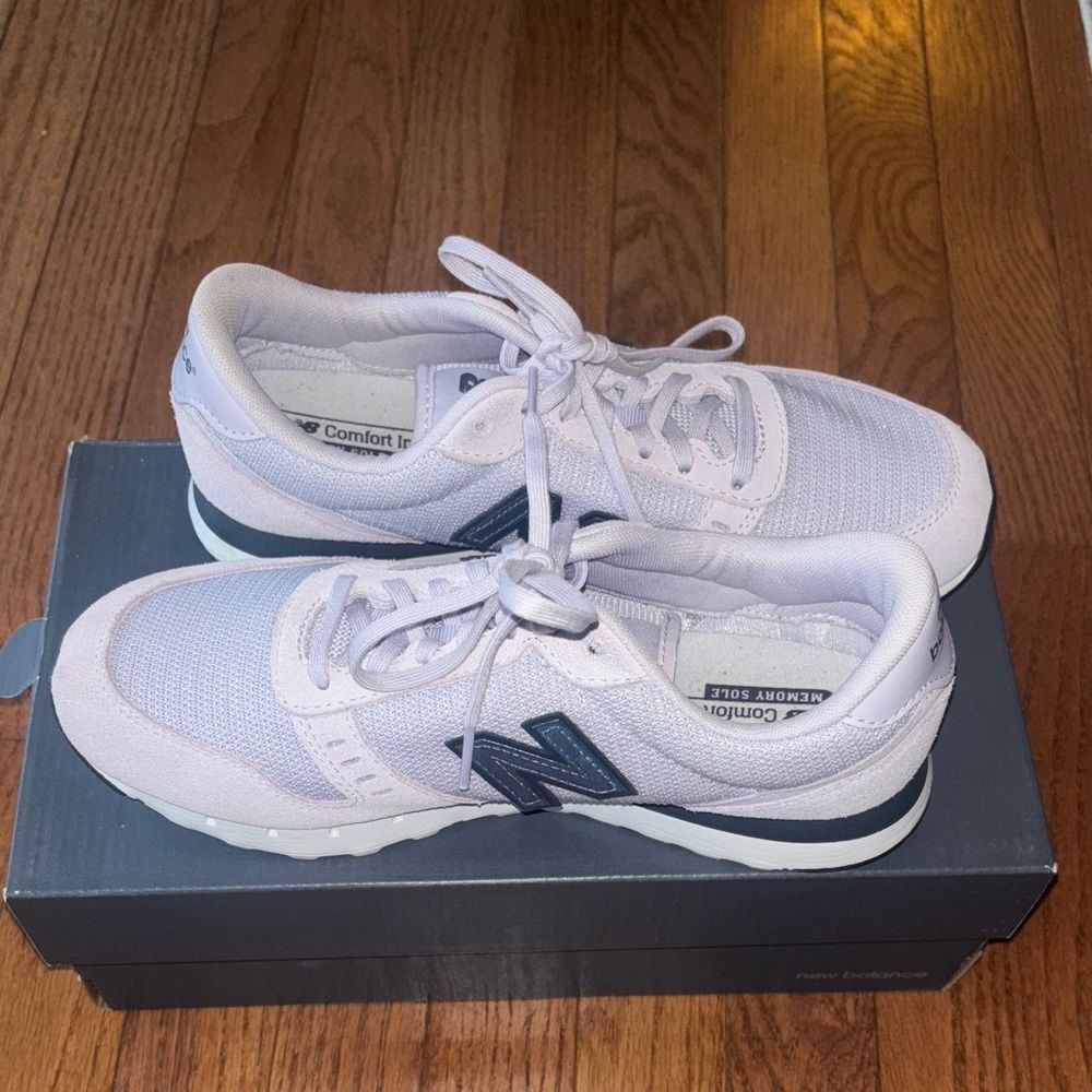 EUC New Balance Women's Athletic Shoes